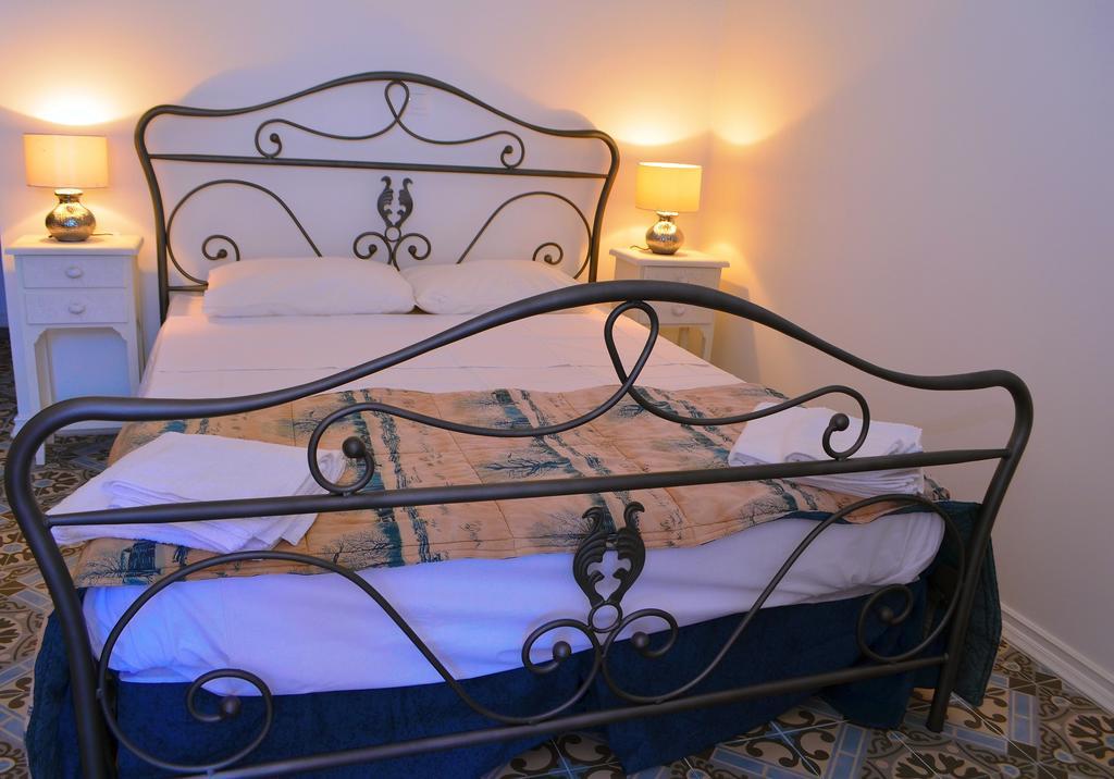 Belvedere Private Luxury Beach Villa Chalki Town Room photo